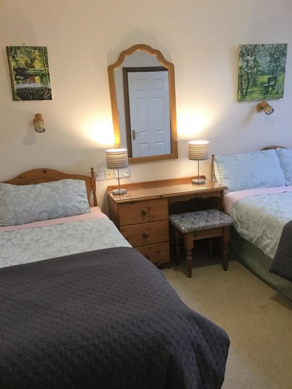 キラーニー Rathmore House Bed & Breakfast エクステリア 写真